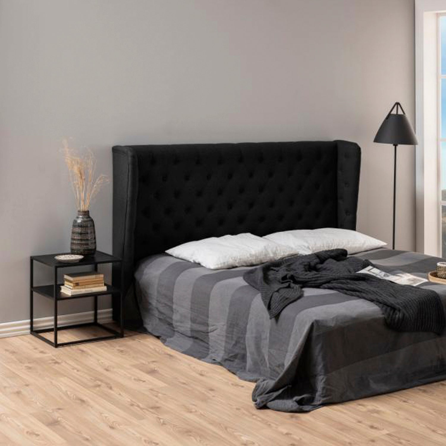 Mesa Lateral Newton Negra